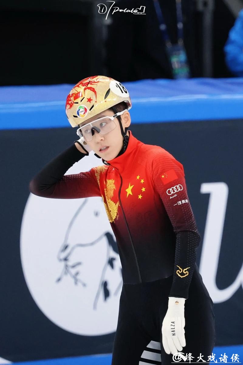米兰冬奥会｜今日早报：孙龙为中国队添银，范可新摔倒后坚持完赛