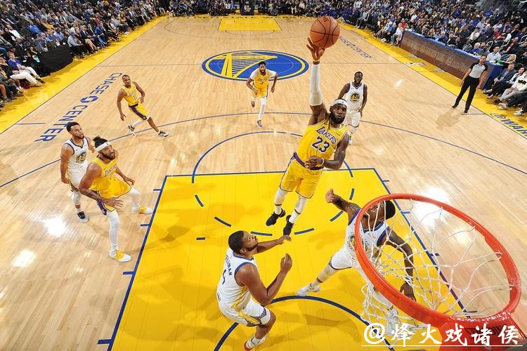 库里16分布朗尼5中1 勇士大胜湖人季前赛5连胜